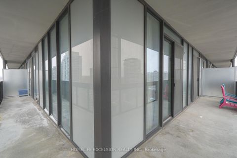 Photo 26 at 2002 - 8 Eglinton Avenue E, Mount Pleasant West, Toronto