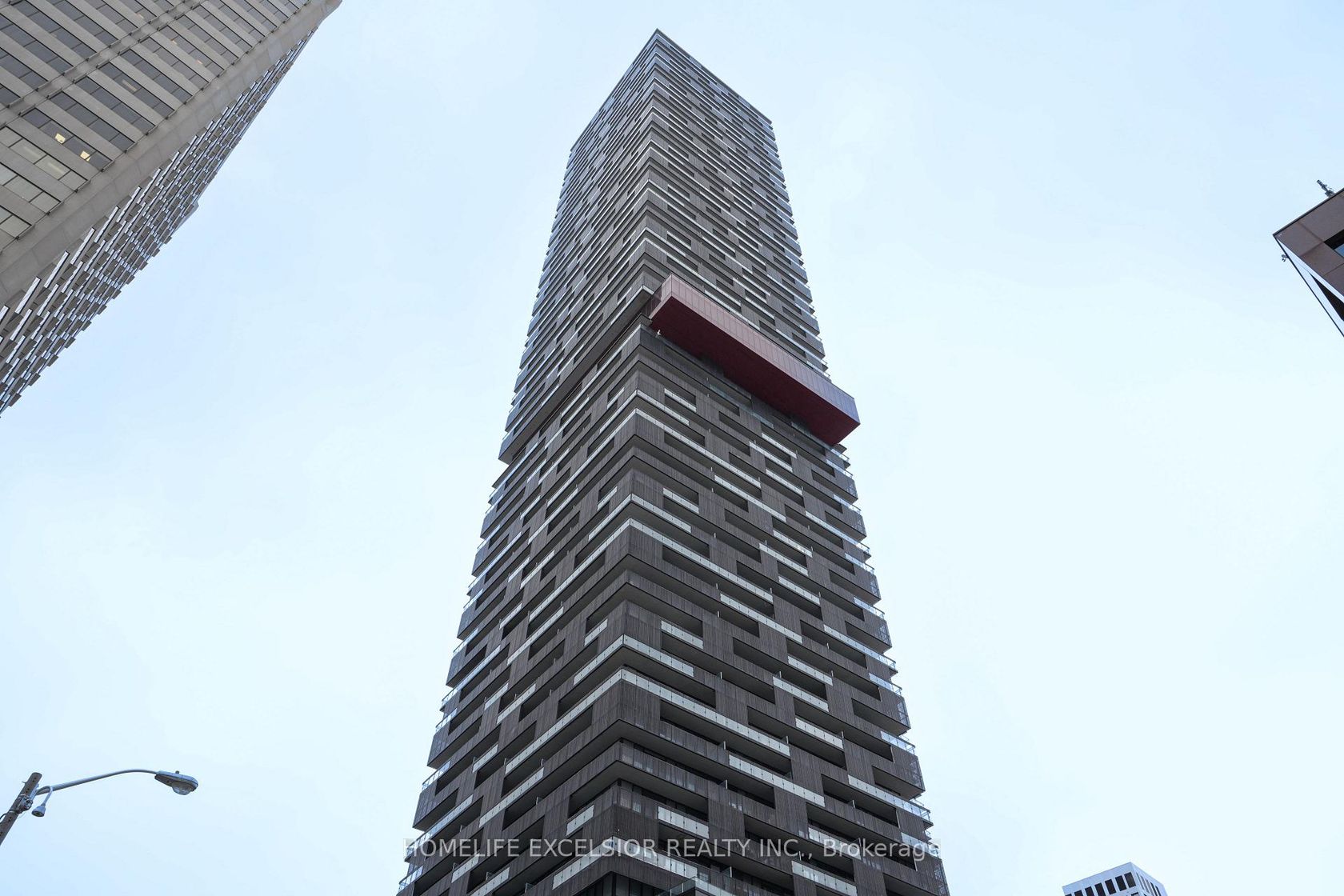 2002 - 8 Eglinton Avenue E, Mount Pleasant West, Toronto by Loree Meneguzzi Real Estate 2002 - 8 Eglinton Avenue E, Mount Pleasant West, Toronto