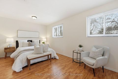 Photo 12 at 812 Greenfield Crescent, Leslie Valley, Newmarket