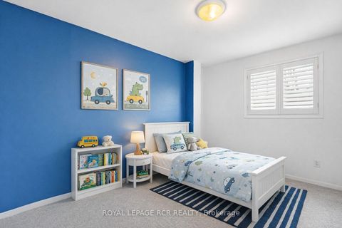 Photo 14 at 812 Greenfield Crescent, Leslie Valley, Newmarket