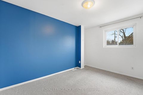 Photo 15 at 812 Greenfield Crescent, Leslie Valley, Newmarket