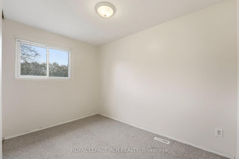 Photo 19 at 812 Greenfield Crescent, Leslie Valley, Newmarket