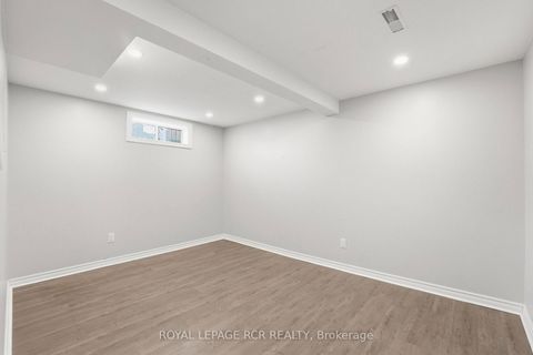 Photo 24 at 812 Greenfield Crescent, Leslie Valley, Newmarket