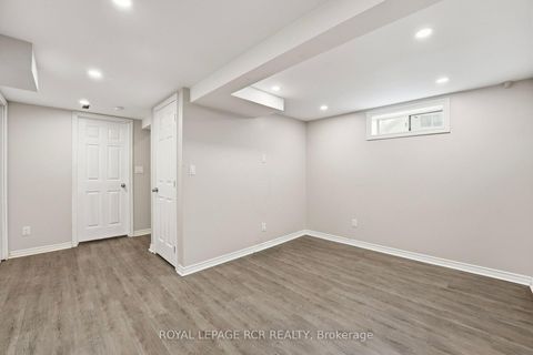 Photo 26 at 812 Greenfield Crescent, Leslie Valley, Newmarket