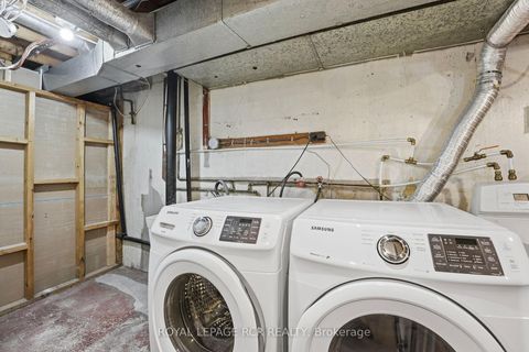 Photo 27 at 812 Greenfield Crescent, Leslie Valley, Newmarket