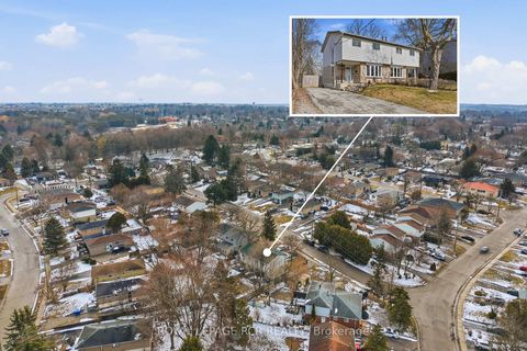 Photo 33 at 812 Greenfield Crescent, Leslie Valley, Newmarket