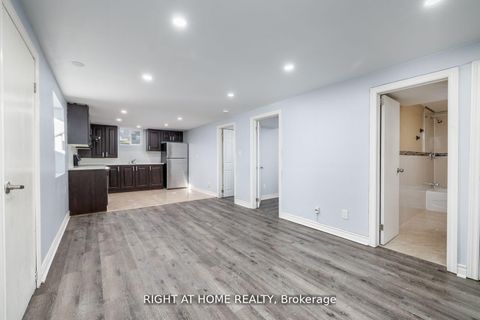 Photo 14 at 322 Jasper Avenue, Lakeview, Oshawa