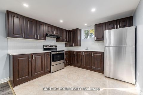 Photo 16 at 322 Jasper Avenue, Lakeview, Oshawa