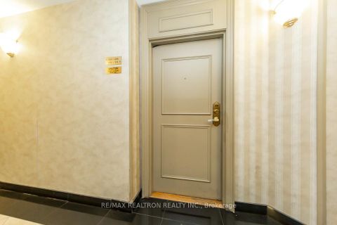 Photo 7 at 306 - 5 Emerald Lane, Yorkhill, Vaughan