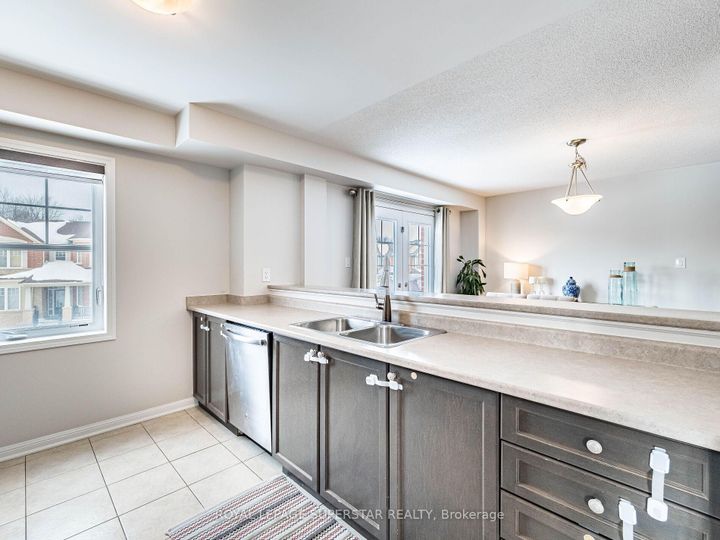 Photo 26 at 65 Aylesbury Drive, Northwest Brampton, Brampton