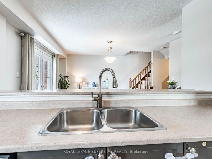 Photo 27 at 65 Aylesbury Drive, Northwest Brampton, Brampton