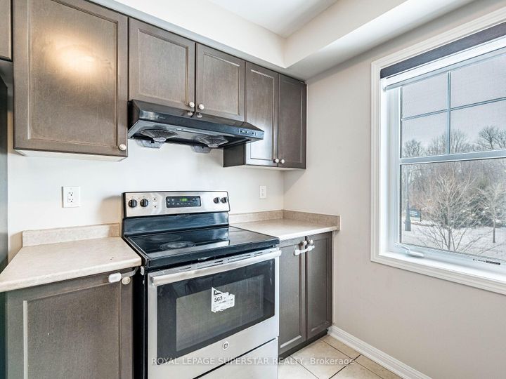 Photo 28 at 65 Aylesbury Drive, Northwest Brampton, Brampton