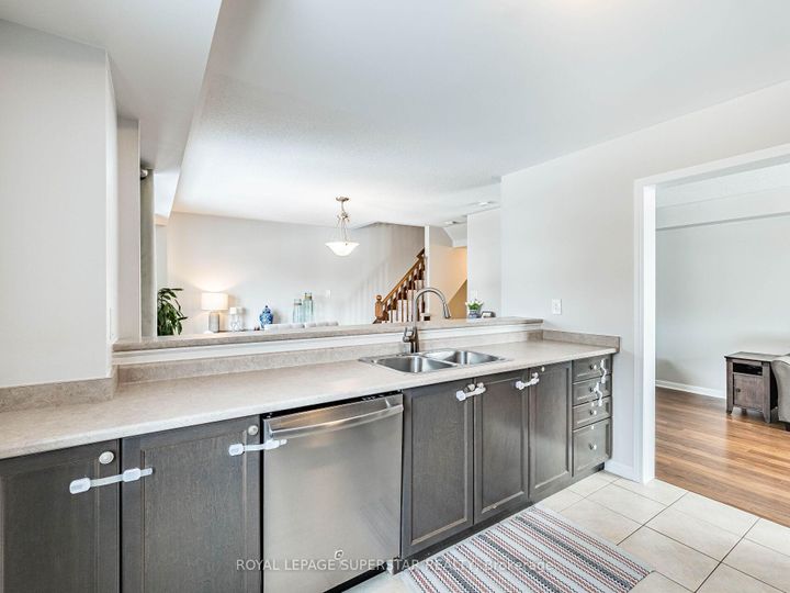 Photo 29 at 65 Aylesbury Drive, Northwest Brampton, Brampton