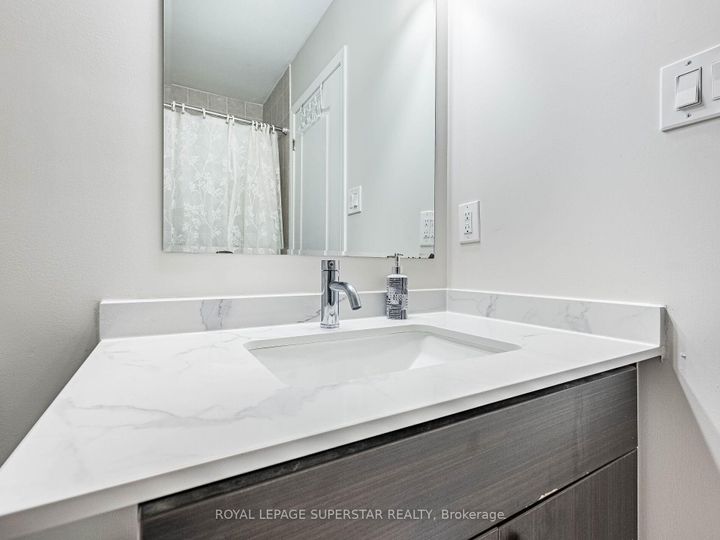 Photo 40 at 65 Aylesbury Drive, Northwest Brampton, Brampton