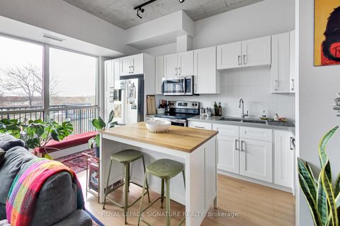 Photo 4 at 409 - 833 King Street W, Niagara, Toronto