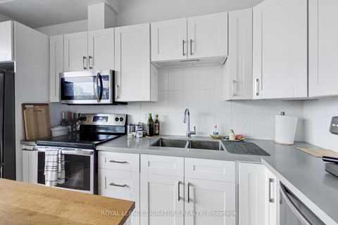 Photo 5 at 409 - 833 King Street W, Niagara, Toronto