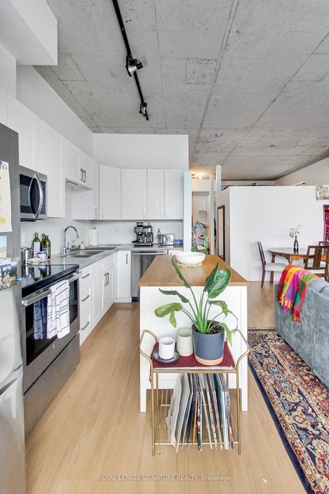 Photo 9 at 409 - 833 King Street W, Niagara, Toronto