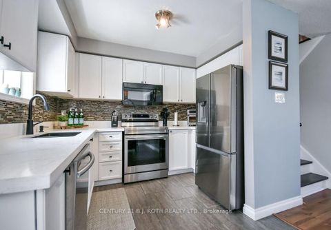 Photo 5 at 35 HAWTHORNE Crescent, Ardagh, Barrie