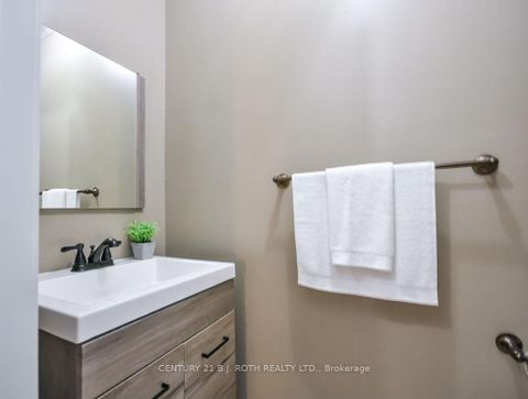 Photo 9 at 35 HAWTHORNE Crescent, Ardagh, Barrie