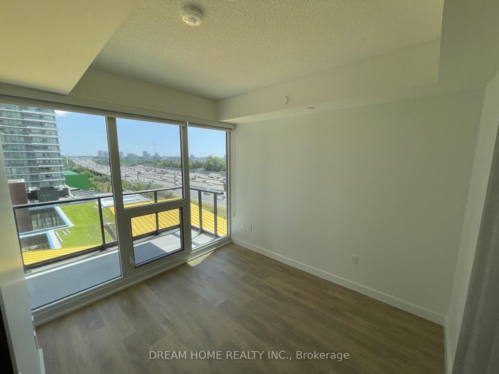 Photo 3 at 701 - 85 McMahon Drive, Bayview Village, Toronto