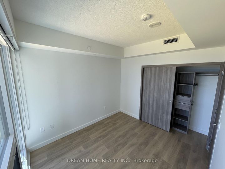 Photo 4 at 701 - 85 McMahon Drive, Bayview Village, Toronto