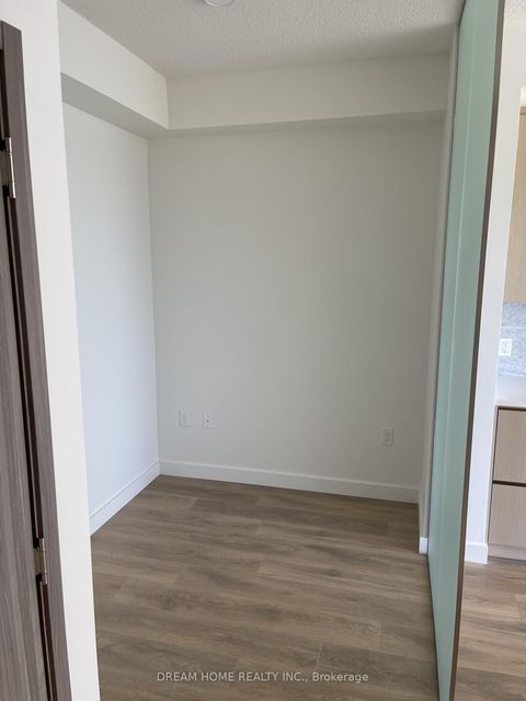 Photo 7 at 701 - 85 McMahon Drive, Bayview Village, Toronto