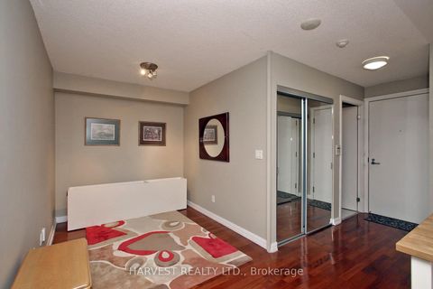 Photo 10 at 718 - 111 Elizabeth Street, Bay Street Corridor, Toronto