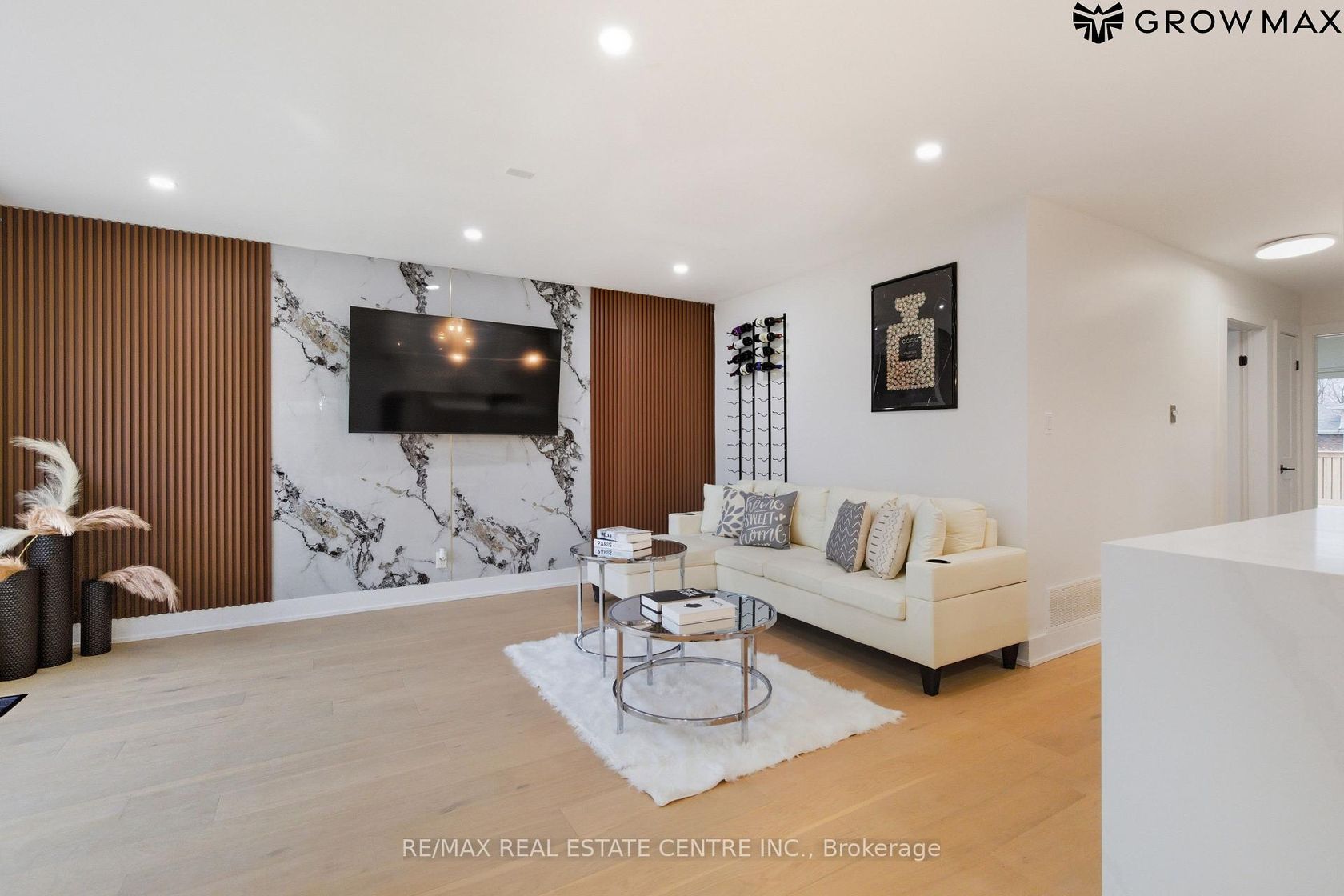 1328 Bunnell Drive, Mountainside, Burlington by Loree Meneguzzi Real Estate 1328 Bunnell Drive, Mountainside, Burlington