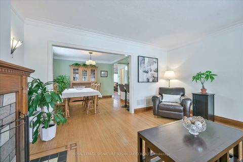 Photo 6 at 8 Fairside Avenue, East York, Toronto