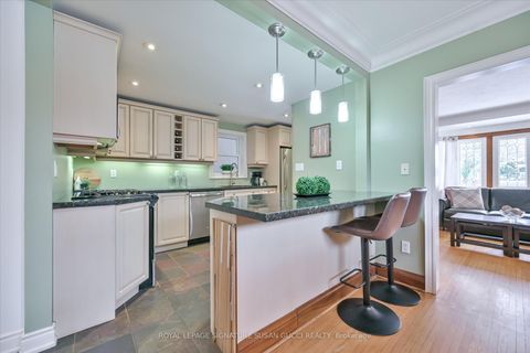 Photo 9 at 8 Fairside Avenue, East York, Toronto