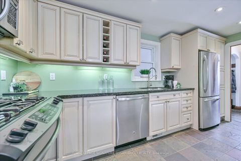 Photo 10 at 8 Fairside Avenue, East York, Toronto