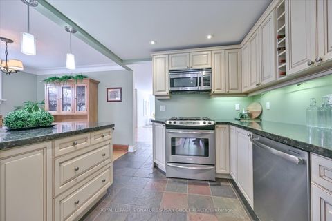 Photo 11 at 8 Fairside Avenue, East York, Toronto