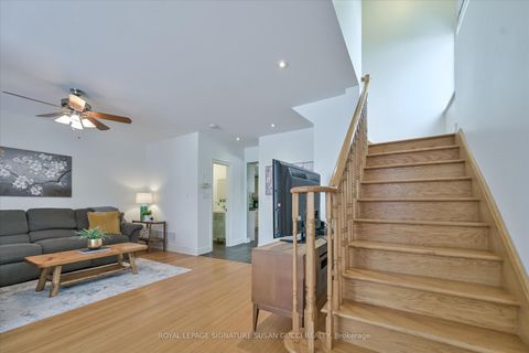 Photo 18 at 8 Fairside Avenue, East York, Toronto