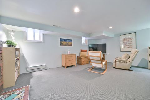 Photo 31 at 8 Fairside Avenue, East York, Toronto