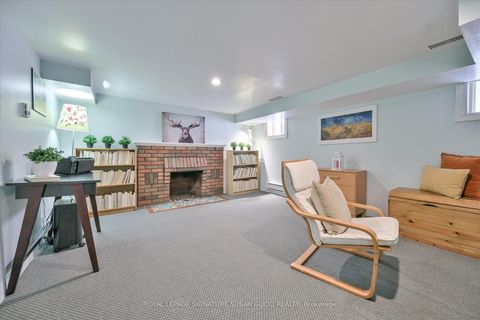 Photo 32 at 8 Fairside Avenue, East York, Toronto