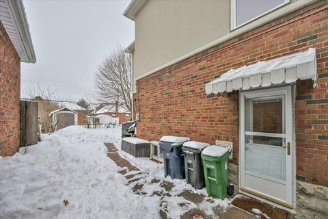 Photo 33 at 8 Fairside Avenue, East York, Toronto