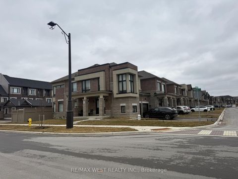 Photo 1 at 4 Haldimand Street S, Kleinburg, Vaughan