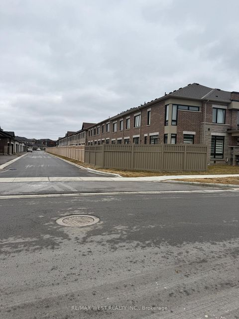 Photo 2 at 4 Haldimand Street S, Kleinburg, Vaughan