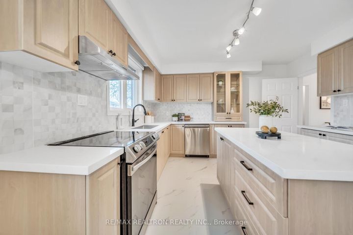 Photo 8 at 109 Brian Drive, Pleasant View, Toronto