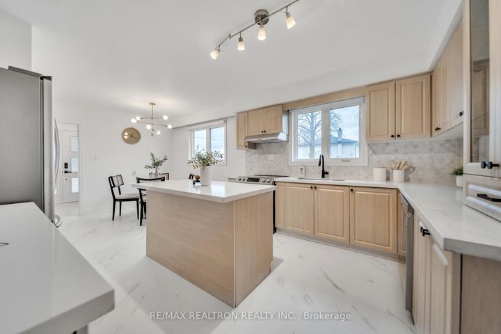 Photo 10 at 109 Brian Drive, Pleasant View, Toronto