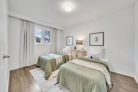 Photo 13 at 109 Brian Drive, Pleasant View, Toronto