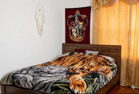 Photo 7 at 77 Wye Valley Road, Dorset Park, Toronto