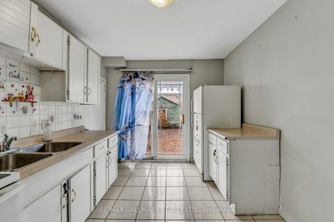Photo 10 at 20 Kelvin Avenue, Danforth, Toronto