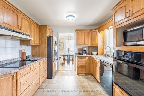 Photo 5 at 20 Indian Arrow Road, North Shore, Barrie