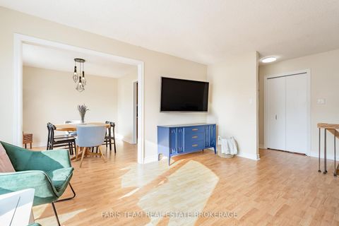 Photo 11 at 20 Indian Arrow Road, North Shore, Barrie