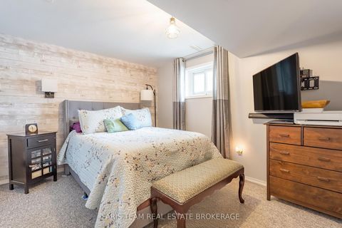 Photo 25 at 20 Indian Arrow Road, North Shore, Barrie