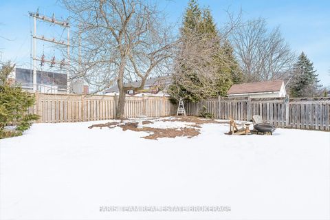 Photo 32 at 20 Indian Arrow Road, North Shore, Barrie