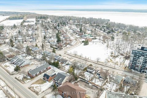 Photo 35 at 20 Indian Arrow Road, North Shore, Barrie