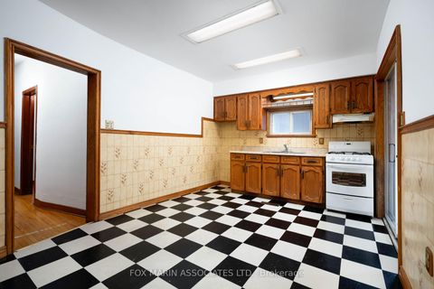 Photo 16 at 38 Bellwoods Avenue, Bellwoods, Toronto