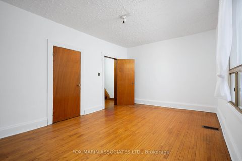 Photo 23 at 38 Bellwoods Avenue, Bellwoods, Toronto